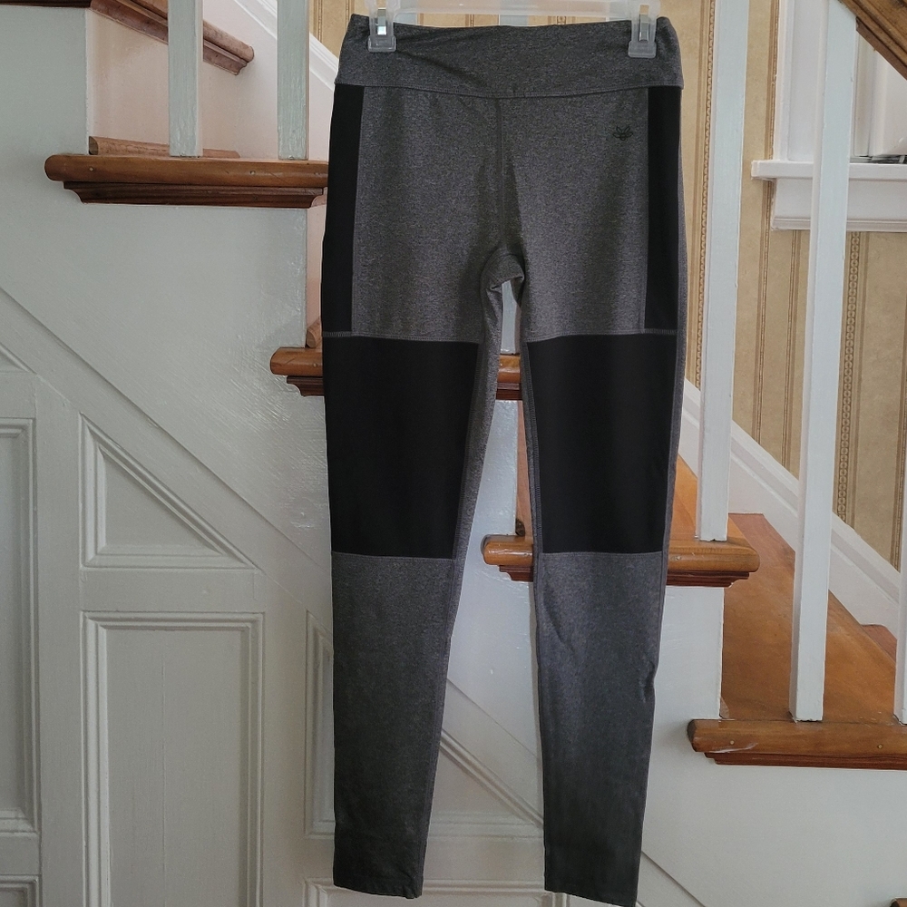 ESSENZA New York Grey Black Block Leggings Size Small